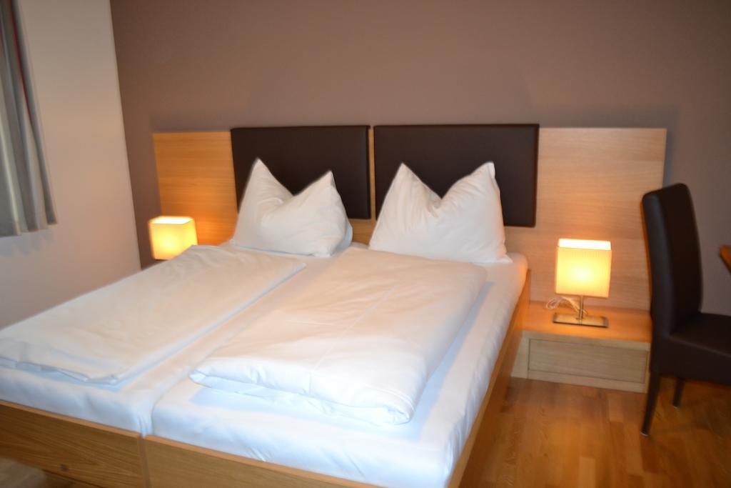Hotel Gasthof Tirolerwirt Bischofshofen Δωμάτιο φωτογραφία